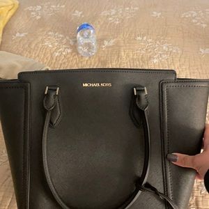 Michael kors medium tote